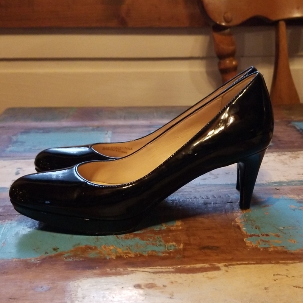 VGUC Cole Haan Pumps